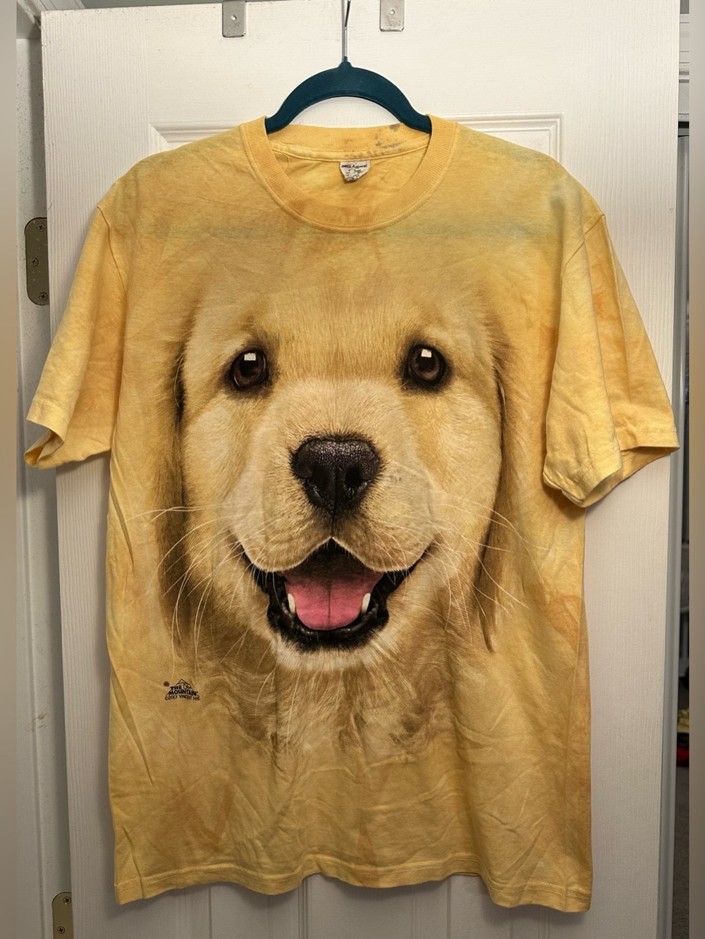 💛🐶The Mountain Golden Retriever Puppy T-shirt Medium
